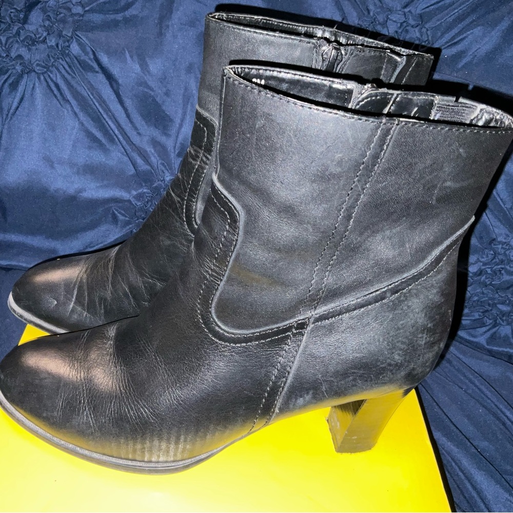 a.n.a size 8 ankle boots